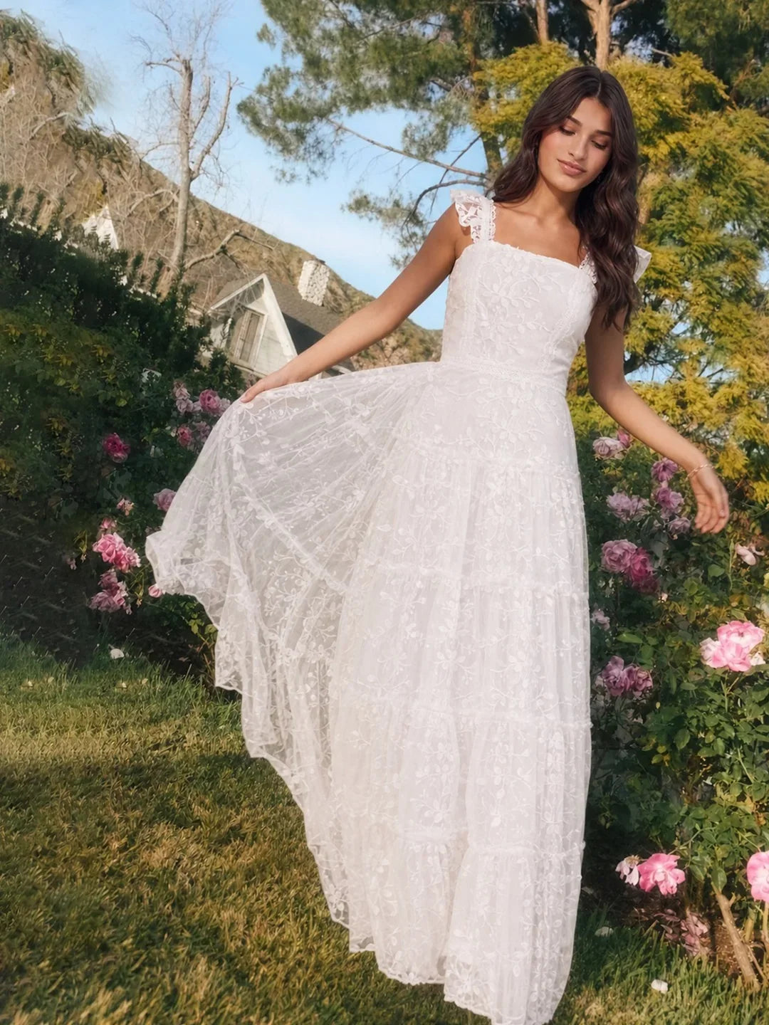 Spitzen-Maxikleid mit eckigem Ausschnitt und Volants