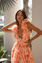Kleid mit V-Ausschnitt, Blumenmuster und Rüschen