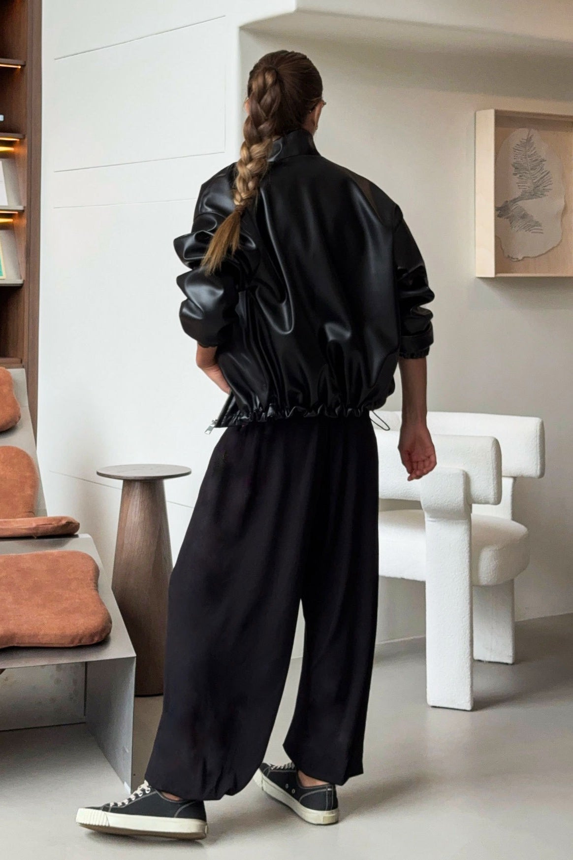 Jacke mit Kunstleder in Schwarz figurbetont
