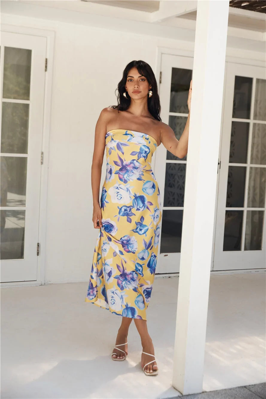 True – Schulterfreies Maxikleid mit Wasserfall-Ausschnitt und offenem Rücken