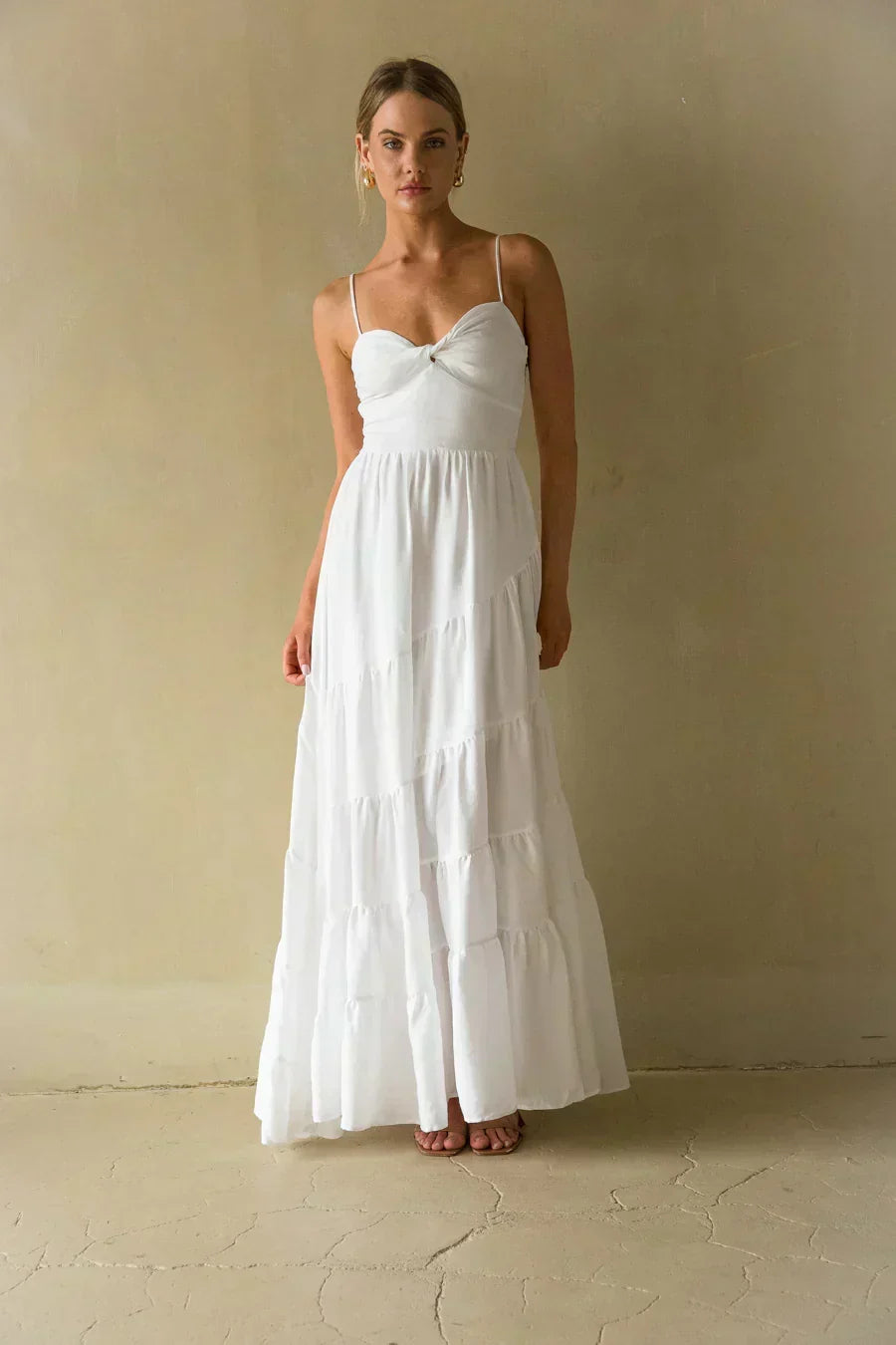 Donna – Maxikleid mit Volants und Smok-Einsatz