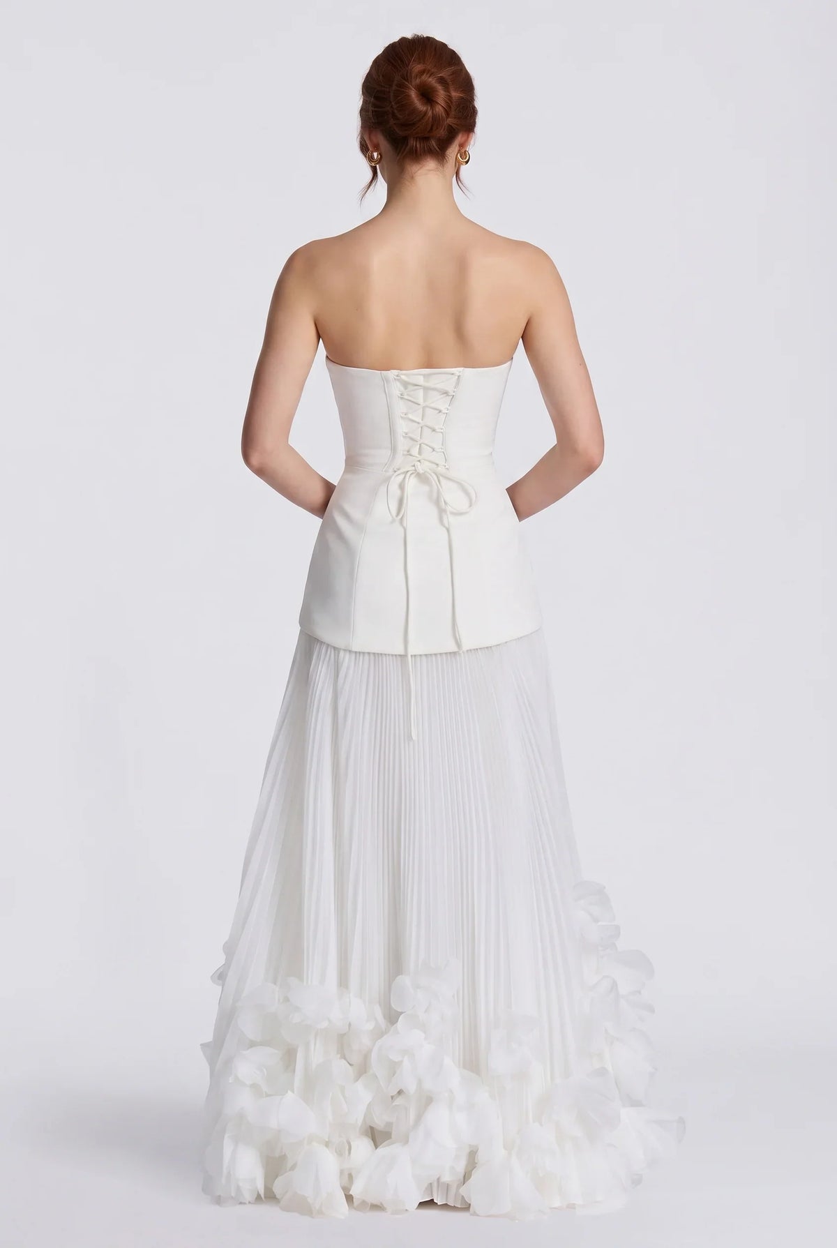 Spitzen-Maxikleid mit Falten und Korsett-Schnürung