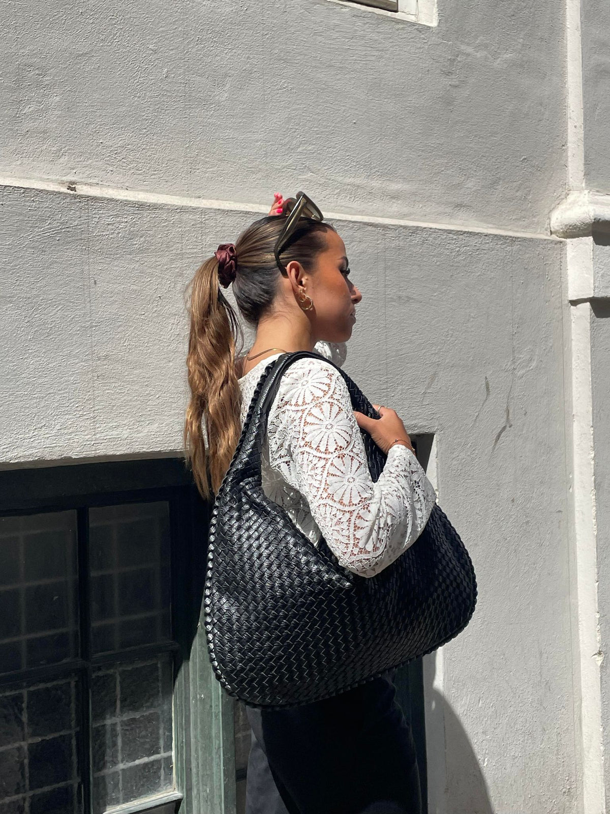 Chic gewebte Schultertasche – Ideal für einen eleganten Look