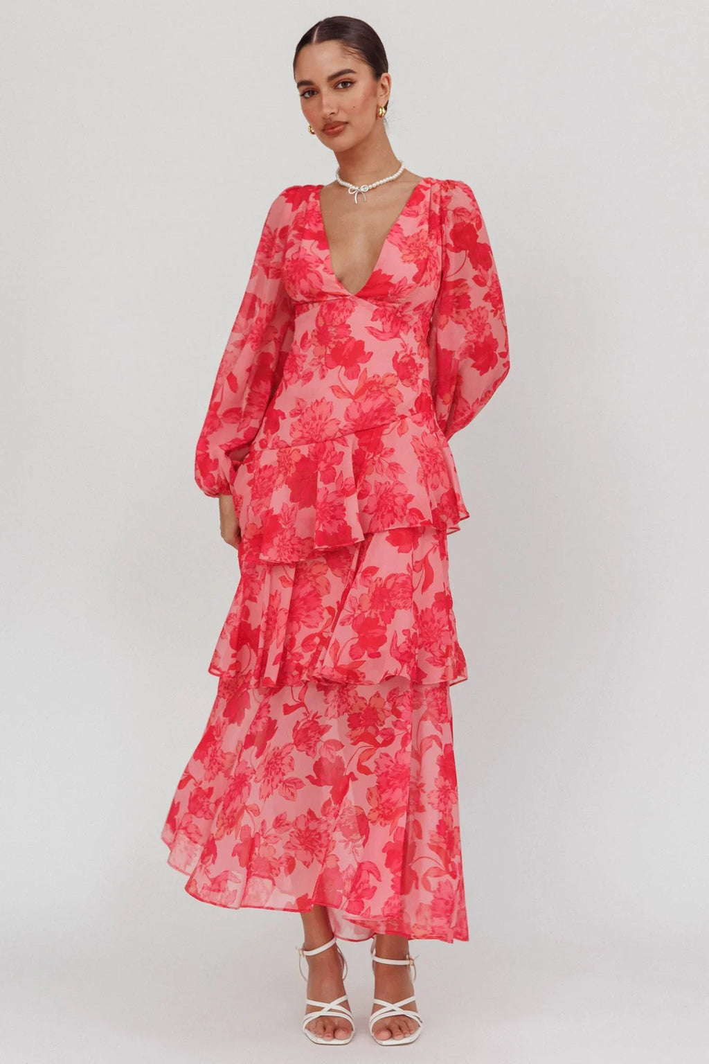 Veda – Maxikleid mit V-Ausschnitt und langen Ärmeln