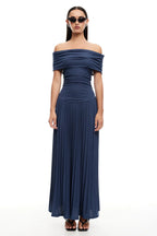 Schulterfreies Maxikleid mit Falten