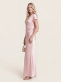 Satin-Maxikleid mit Wasserfall-Ausschnitt und Flügelärmeln