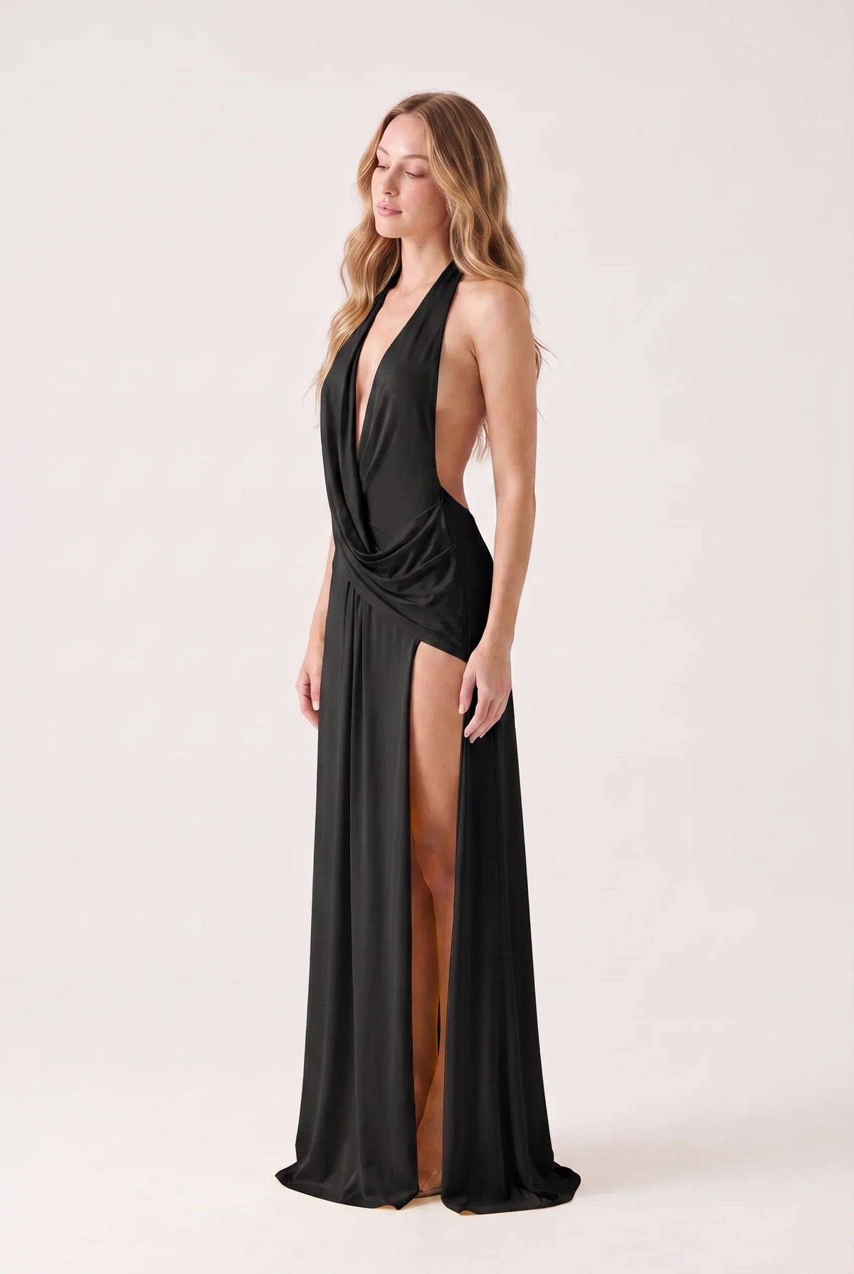 Maxikleid mit Neckholder und offenem Rücken