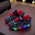 Spider-Man Sneakers inklusive LED – Abenteuer in jedem Schritt für dein Kind