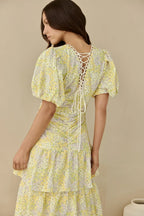 Corinna – Spitzen-Maxikleid mit Puffärmeln und Volants