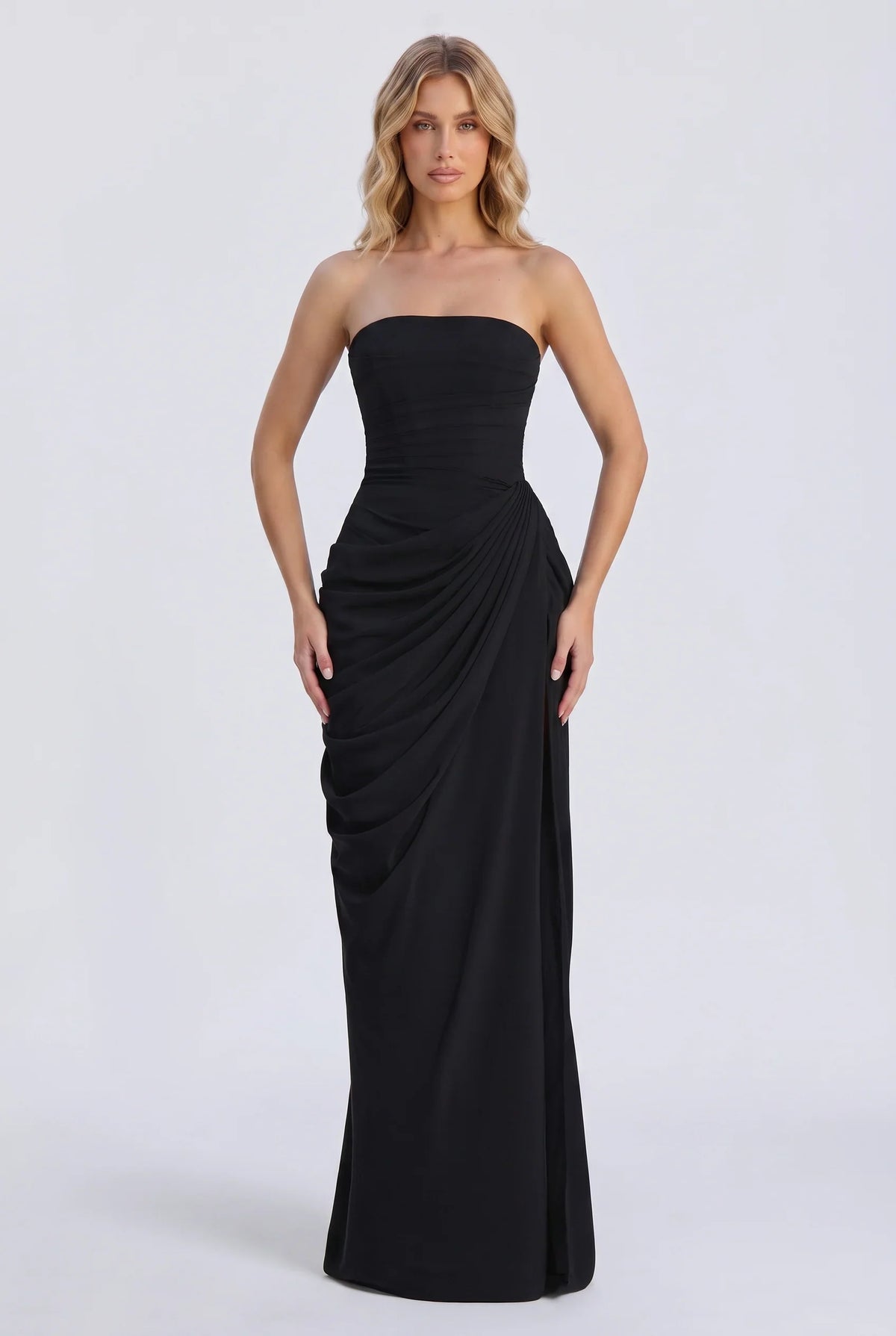 Splitted – Spitzen-Maxikleid mit Beinschlitz und Korsett-Schnürung