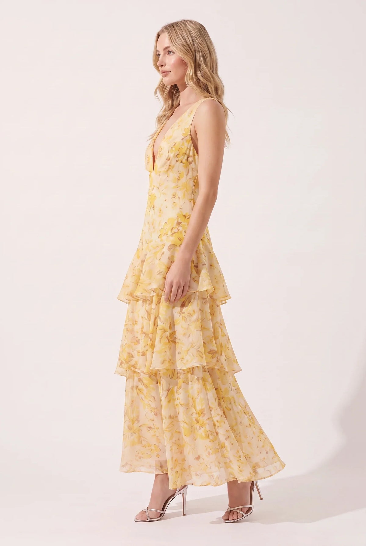 Maxikleid mit Rüschen und Volants