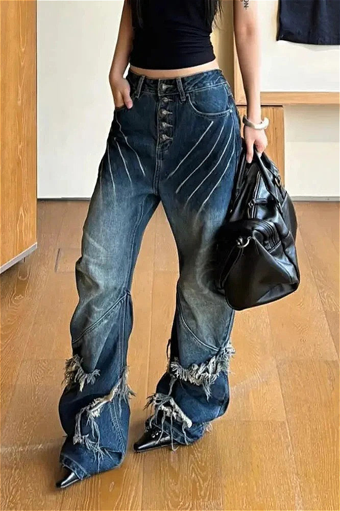 Schmal geschnittene Jeans im Used-Look in Blau