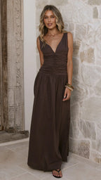 Sanya – Maxikleid mit V-Ausschnitt und A-Linien-Rock