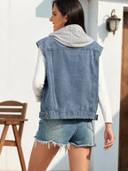 Jeansweste im Used-Look in leichter Ausführung mit Knopfverschluss und lockerer Passform