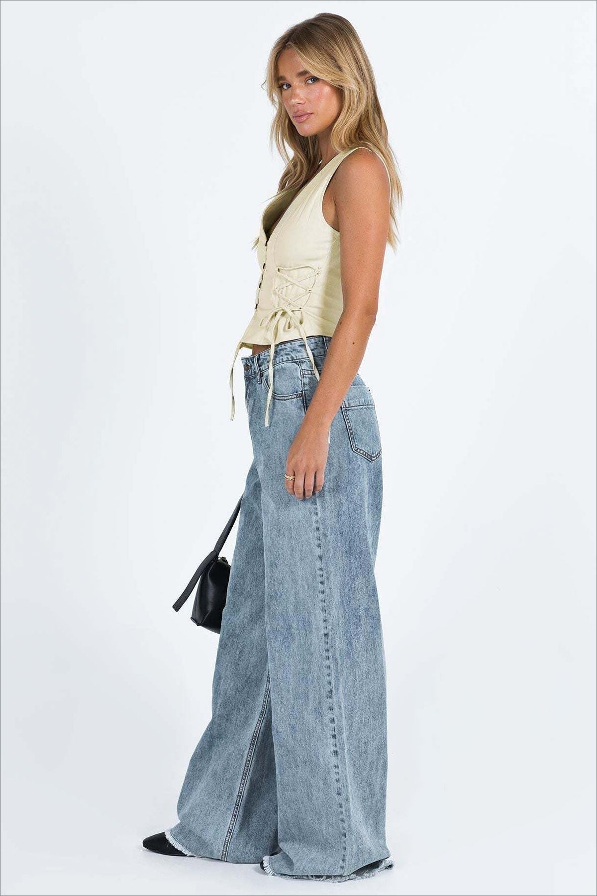 Locker geschnittene Jeans in Weiß