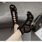 Pumps aus Mesh mit Schnürung