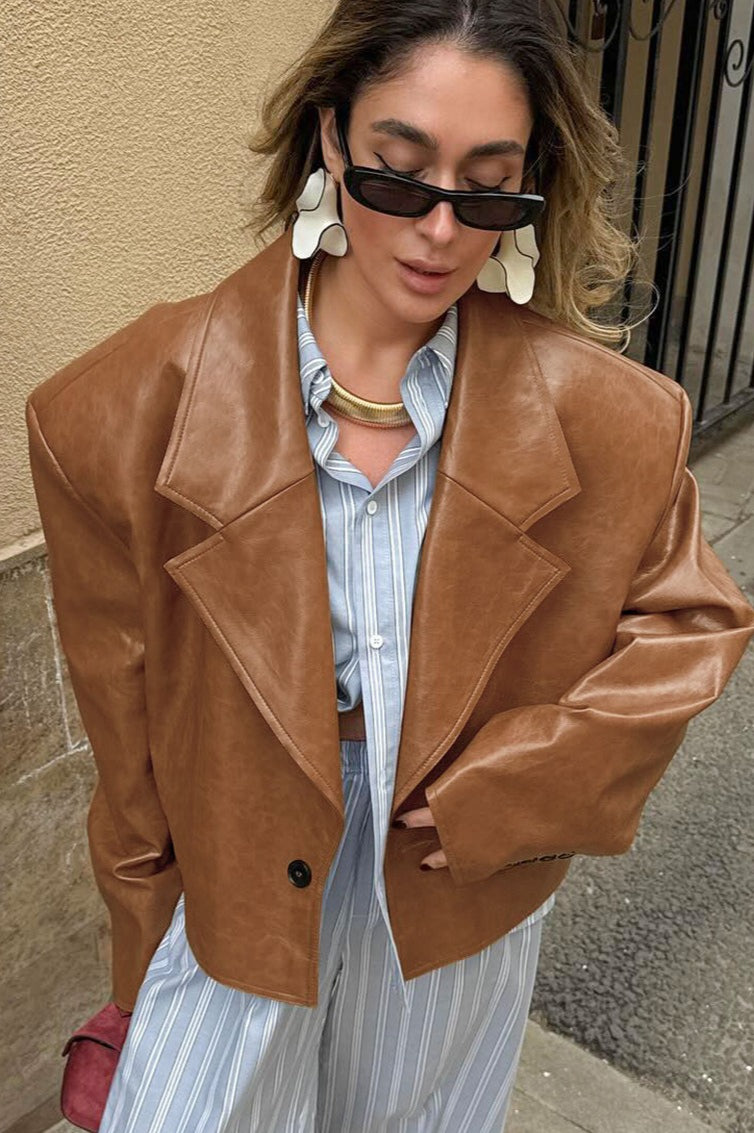 Locker geschnittener Blazer mit Kunstleder
