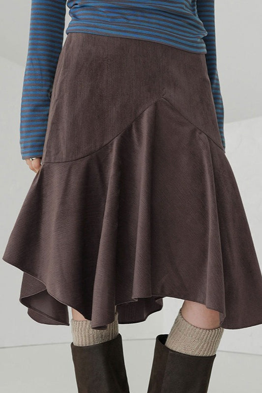Asymmetrischer Rock mit hoher Taille