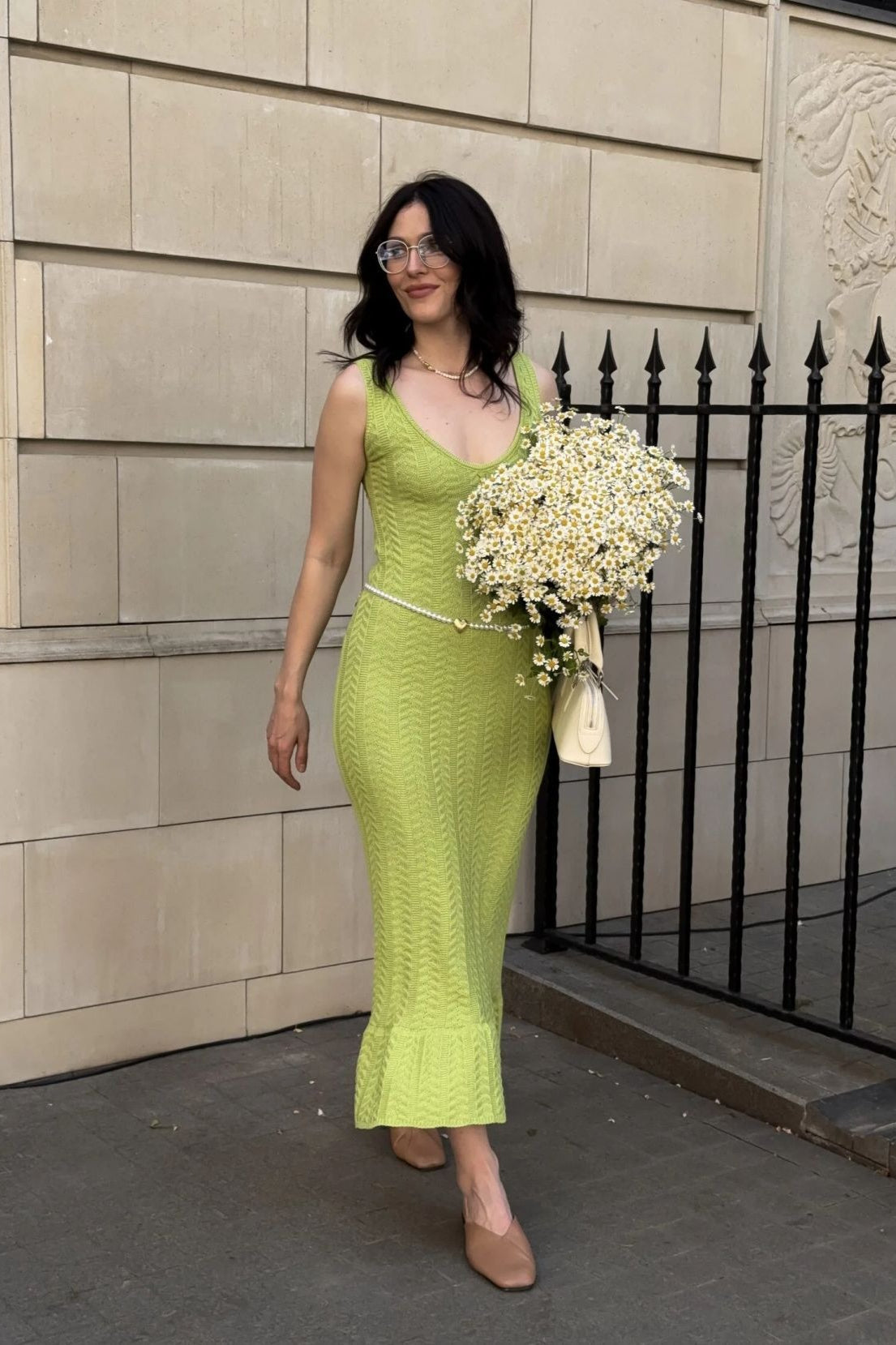Kleid mit V-Ausschnitt in Gelb