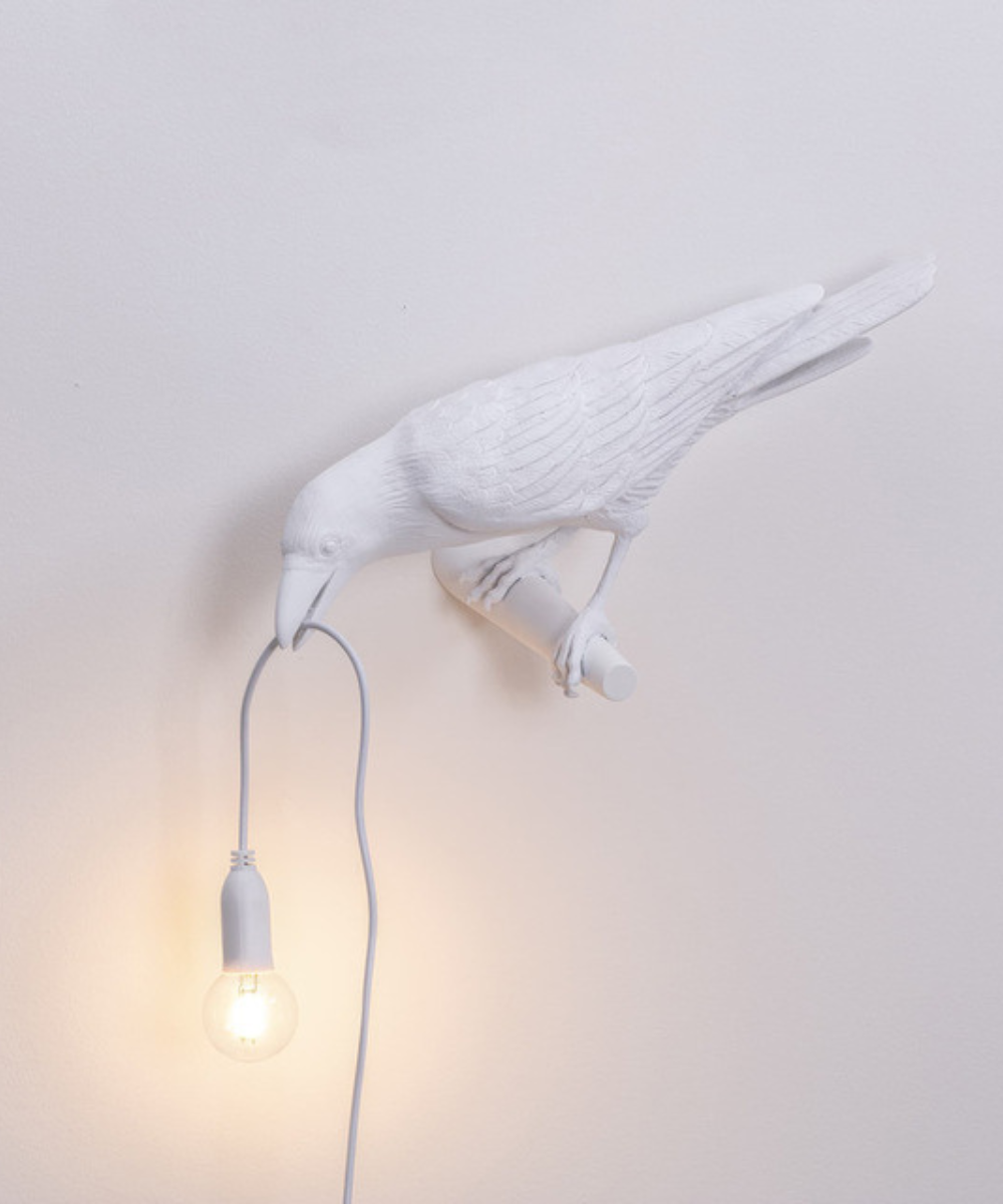 Deko-Krähenlampe: Einzigartige Tischleuchte im Vogel-Design