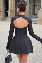 Figurbetontes Minikleid mit A-Linie