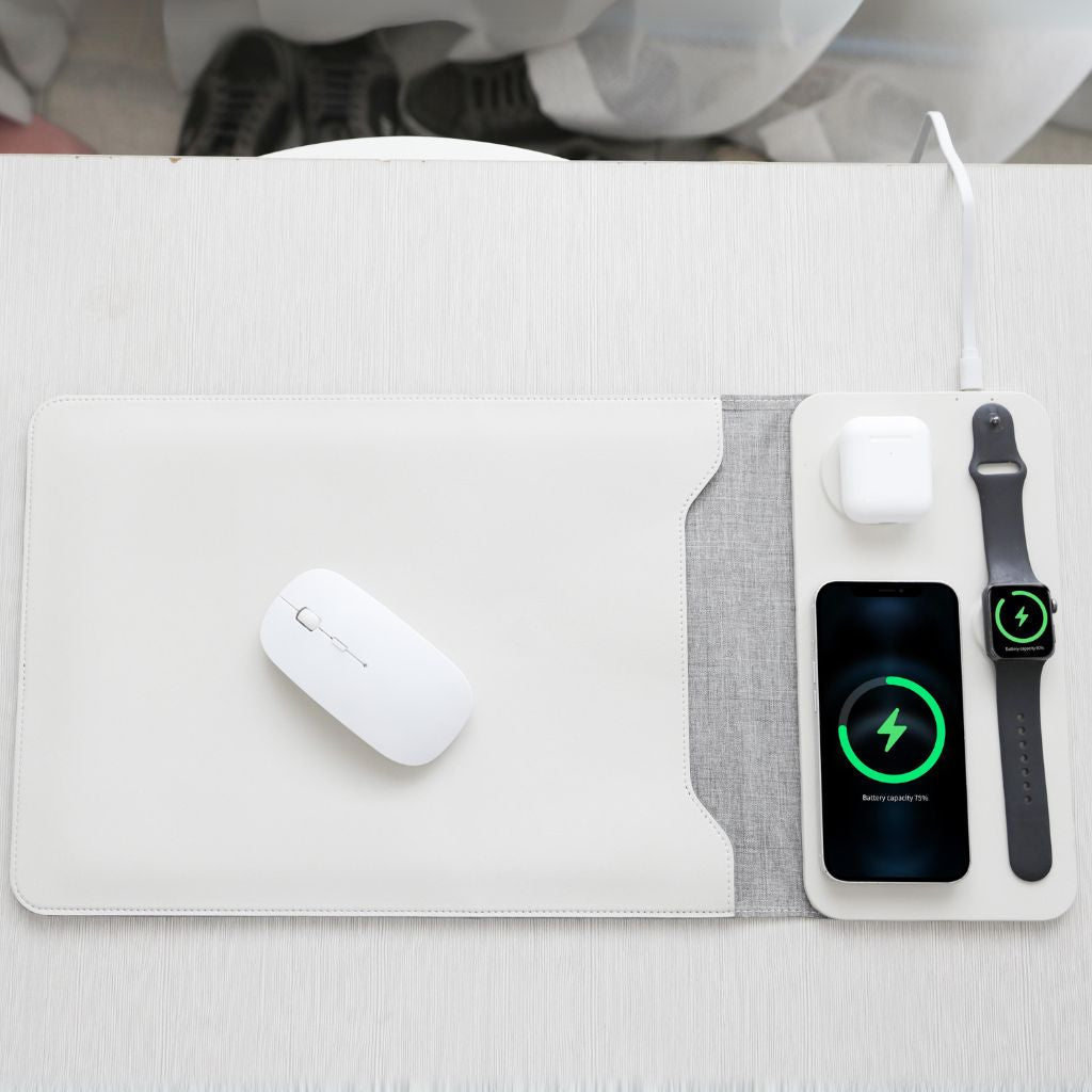 PowerDesk Sleeve – Schlanke Laptop-Hüllen inklusive Drahtloser Ladefunktion