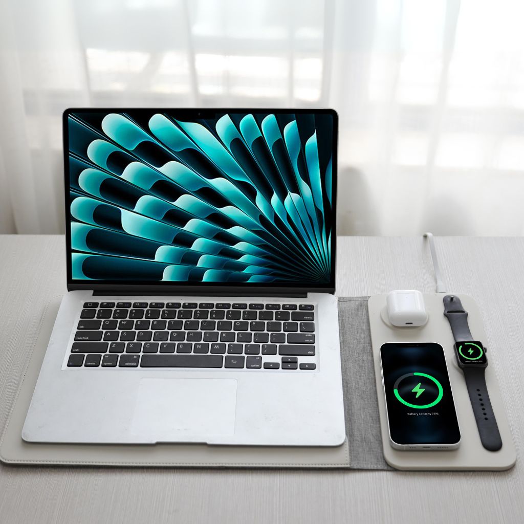 PowerDesk Sleeve – Schlanke Laptop-Hüllen inklusive Drahtloser Ladefunktion