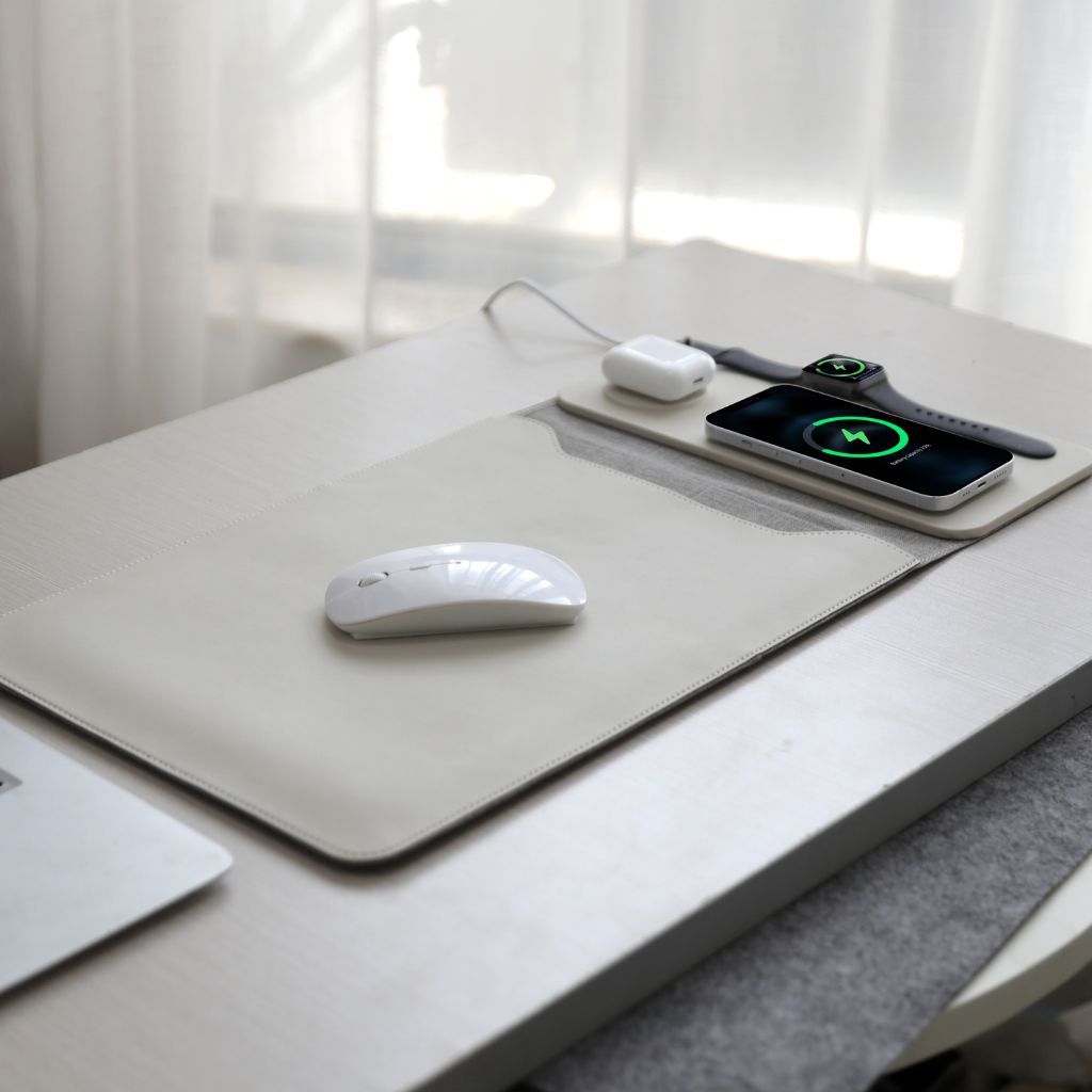 PowerDesk Sleeve – Schlanke Laptop-Hüllen inklusive Drahtloser Ladefunktion