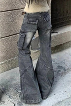 Jeans mit niedriger Taille und Taschen in Schwarz