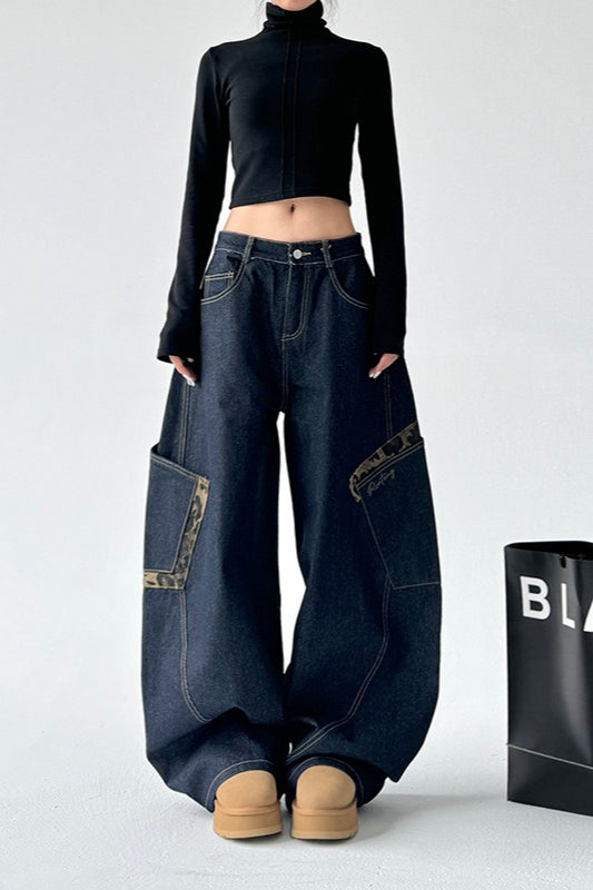 Jeans mit weitem Bein und Leopardenmuster in Blau mit mittlerer Taille