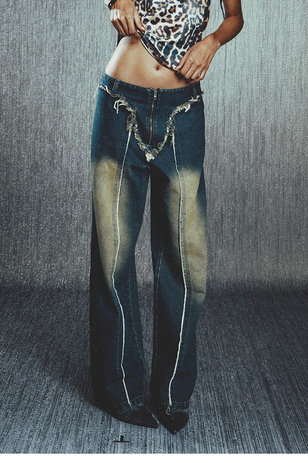Jeans mit geradem Schnitt und niedriger Taille in Blau