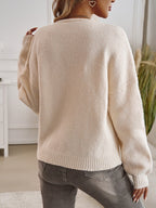 Locker geschnittener Pullover mit Bindedetail und Knopfdetails