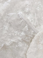 Spitzen-Maxikleid mit eckigem Ausschnitt und Volants