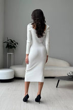 Figurbetontes Midikleid mit hoher Taille und Strickstruktur