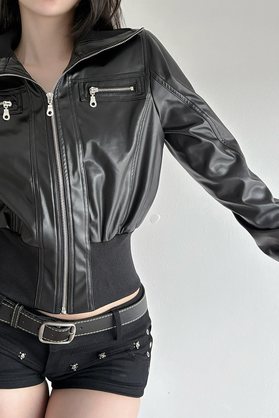 Jacke mit Leder in Schwarz mit Stehkragen