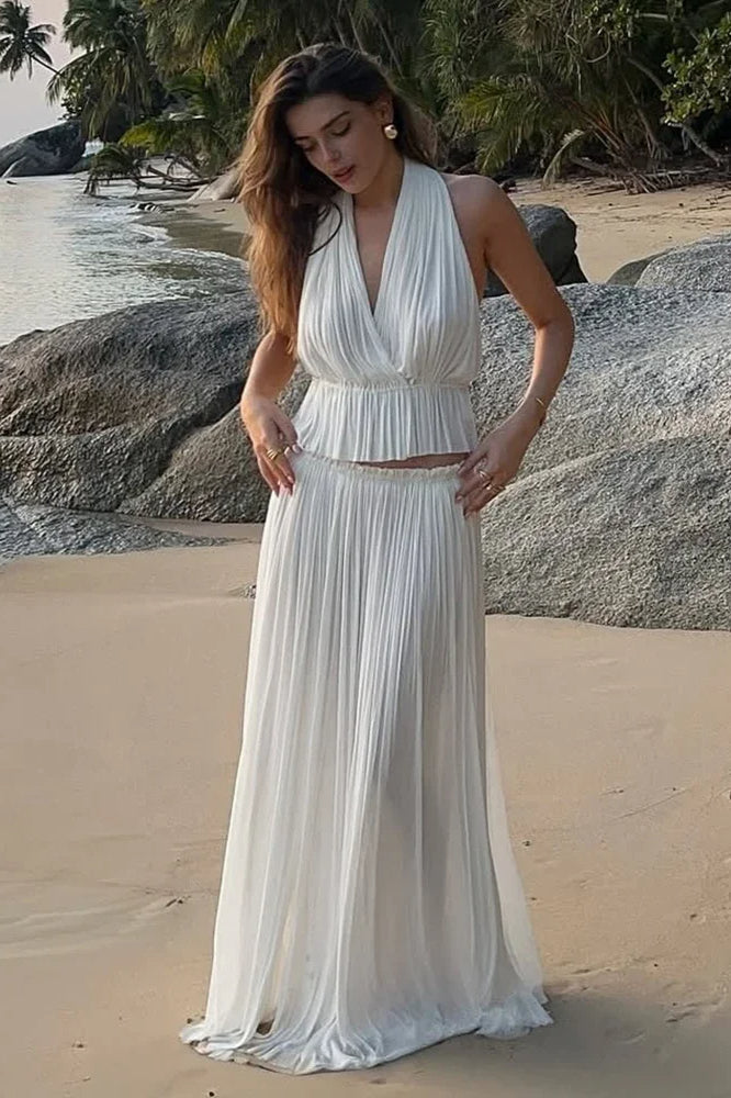 Kleid mit Neckholder und Falten