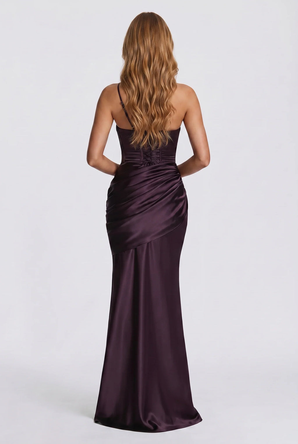 Twisted – Satin-Maxikleid mit Cut-outs