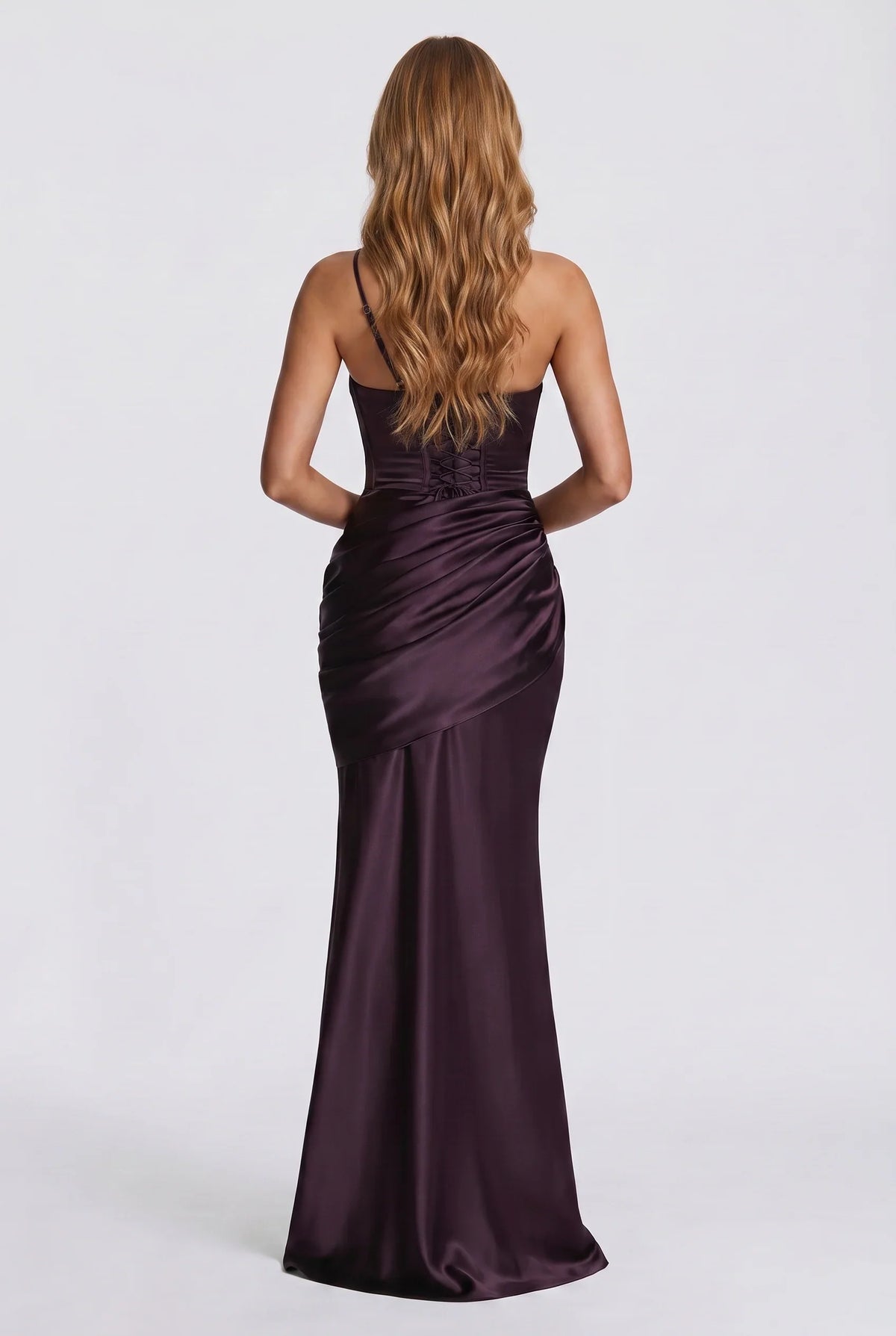 Twisted – Satin-Maxikleid mit Cut-outs