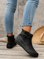 Stiefel in Lederoptik im Vintage-Look mit flachem Absatz