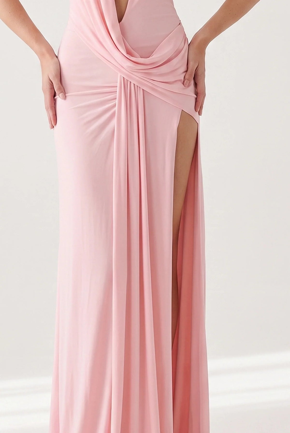 Maxikleid mit Neckholder und offenem Rücken