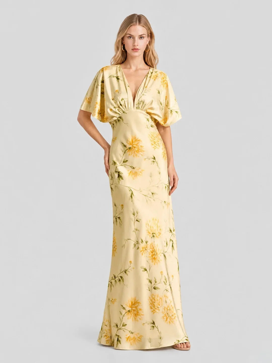Satin-Maxikleid mit Flügelärmeln und Blumenmuster