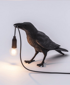 Deko-Krähenlampe: Einzigartige Tischleuchte im Vogel-Design