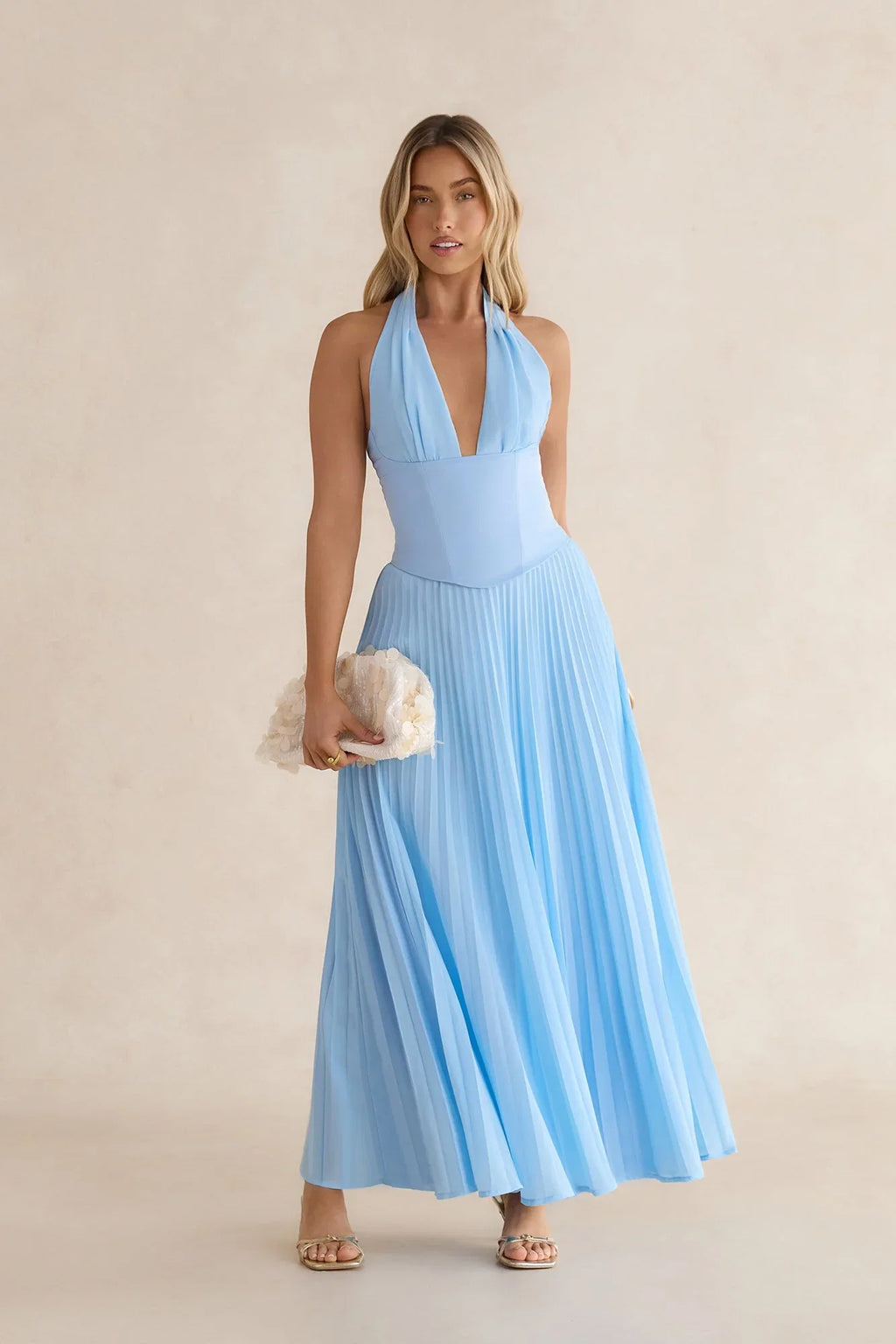 Paradise – Spitzen-Maxikleid mit Neckholder und Korsett-Schnürung