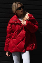 Locker geschnittene Jacke mit Baumwolle