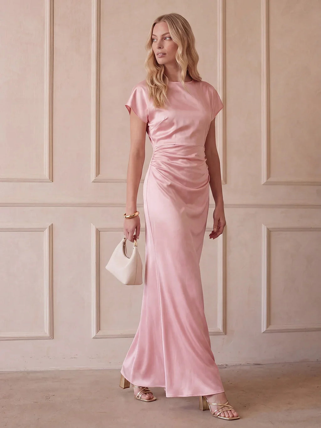 Satin-Maxikleid mit Wasserfall-Ausschnitt und Flügelärmeln