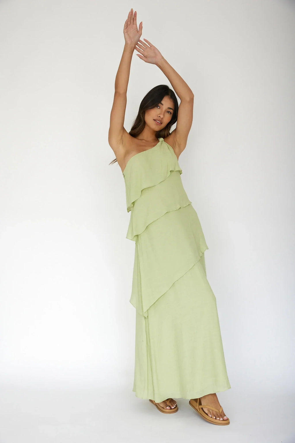 Delwyn – Maxikleid mit One-Shoulder-Design und Volants