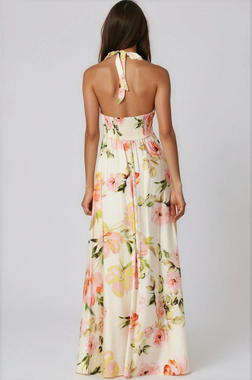 Maxikleid mit Neckholder und Smok-Einsatz