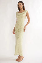 Samt-Maxikleid mit Wasserfall-Ausschnitt und Blumenmuster