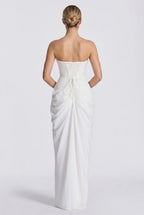 Splitted – Spitzen-Maxikleid mit Beinschlitz und Korsett-Schnürung