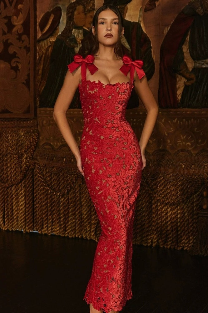 Ärmelloses Kleid mit Aussparungen, Blumenmuster und Spitze